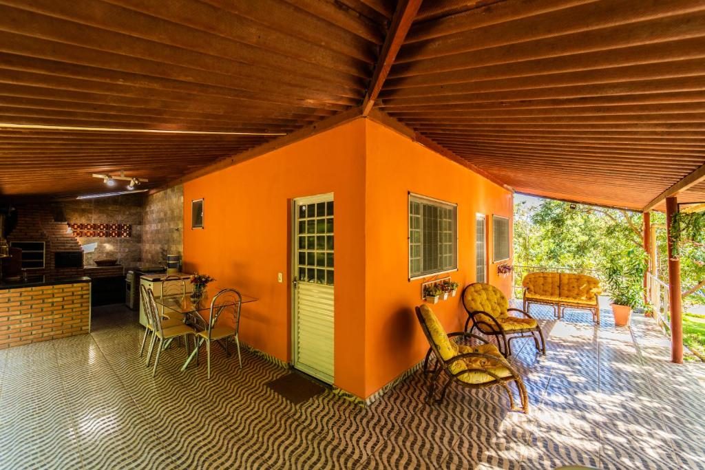 Varanda da Casa Lírio com espaço gourmet